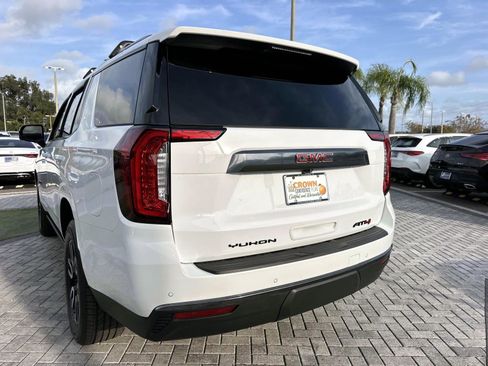 Used 2023 GMC Yukon AT4 w/ AT4 Premium Package image 9