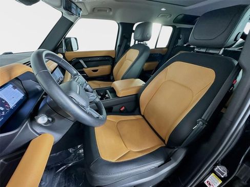 Certified 2024 Land Rover Defender 110 X-Dynamic SE AWD/4WD image 11