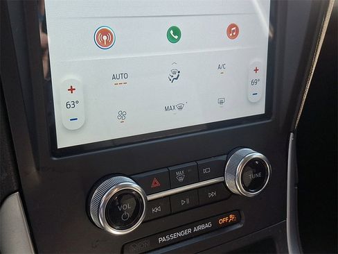 Used 2022 Ford Edge SE image 18