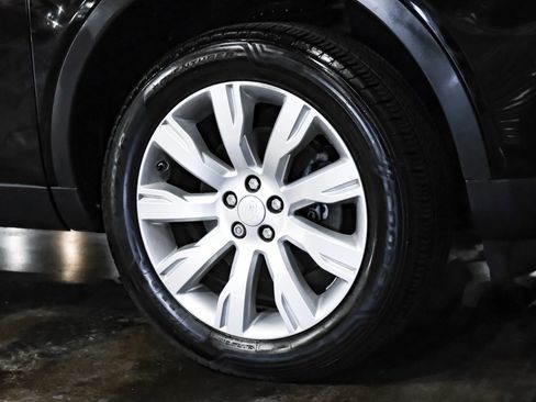 Used 2017 Land Rover Discovery Sport HSE Luxury image 52