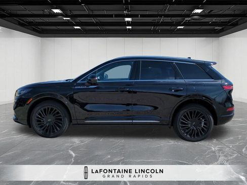 Certified 2022 Lincoln Corsair Reserve w/ Equipment Group 201A AWD/4WD image 2