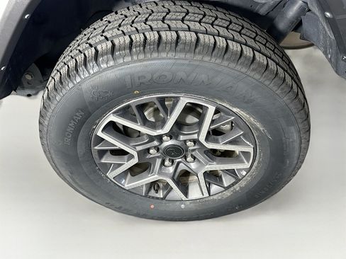 Used 2025 Jeep Wrangler Unlimited Sahara AWD/4WD image 11
