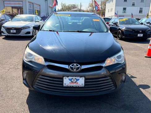 Used 2016 Toyota Camry LE image 3