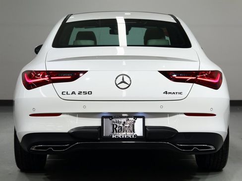 Used 2025 Mercedes-Benz CLA 250 4MATIC image 13