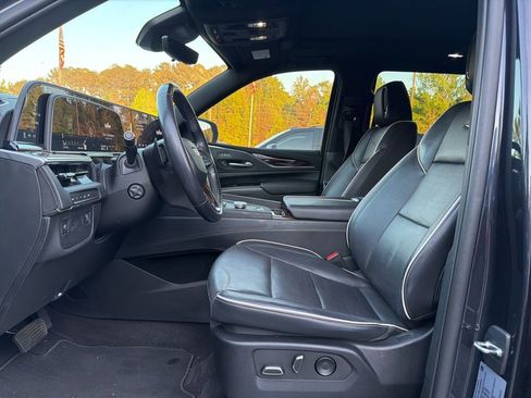 Used 2022 Cadillac Escalade Premium Luxury w/ LPO, Illumination Package image 11