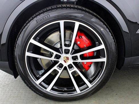 New 2025 Porsche Cayenne S image 12
