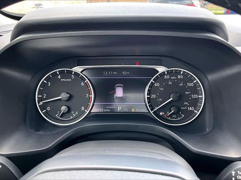 Used 2025 Nissan Rogue SV FWD image 24