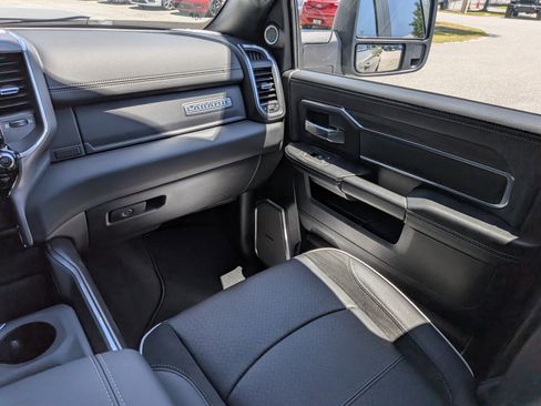 New 2026 RAM 2500 Laramie AWD/4WD image 16