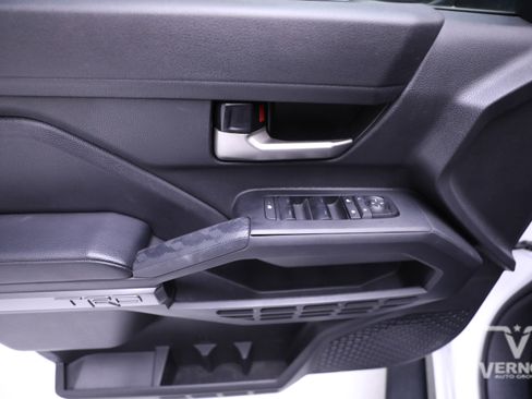 Used 2024 Toyota Tacoma TRD Sport image 19