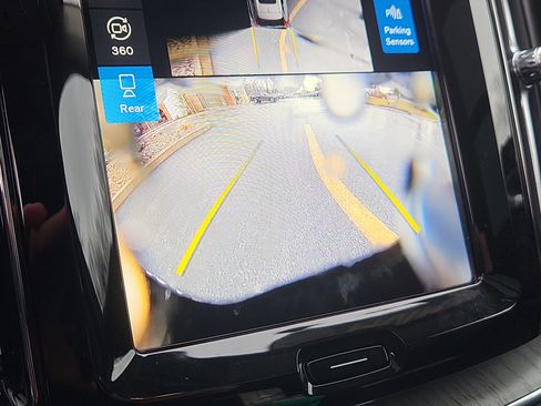 Used 2025 Volvo XC60 T8 Plus w/ Climate Package image 9