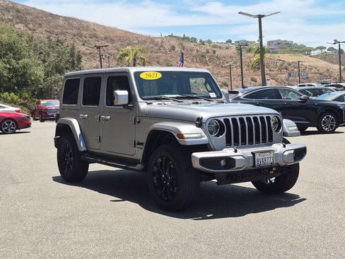 Used 2021 Jeep Wrangler Unlimited Sahara AWD/4WD image 7
