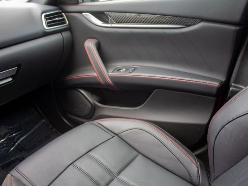 Used 2024 Maserati Ghibli Modena Q4 AWD/4WD image 20