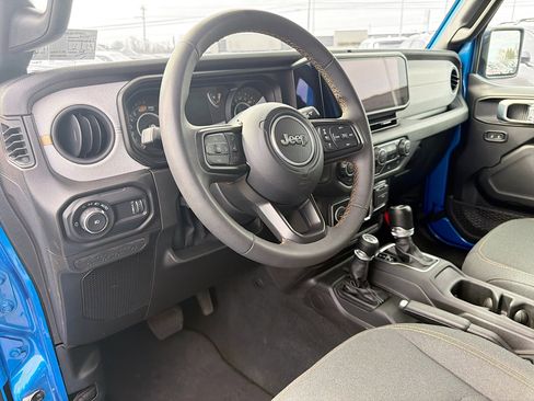 Used 2024 Jeep Wrangler Sport S image 10