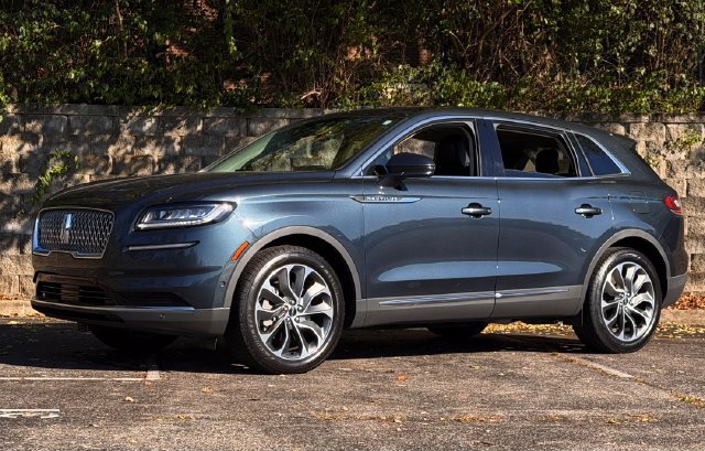 Used 2022 Lincoln Nautilus Reserve AWD/4WD image 14