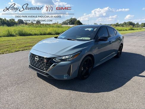 Used 2025 Nissan Sentra SR w/ SR Premium Package FWD image 1