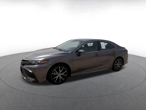 Used 2024 Toyota Camry SE FWD image 8