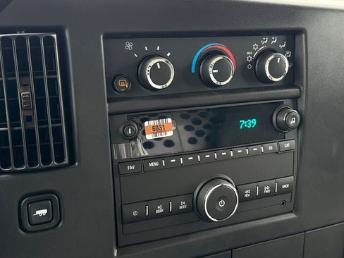 New 2026 Chevrolet Express 2500 Extended w/ Communications Package RWD image 21