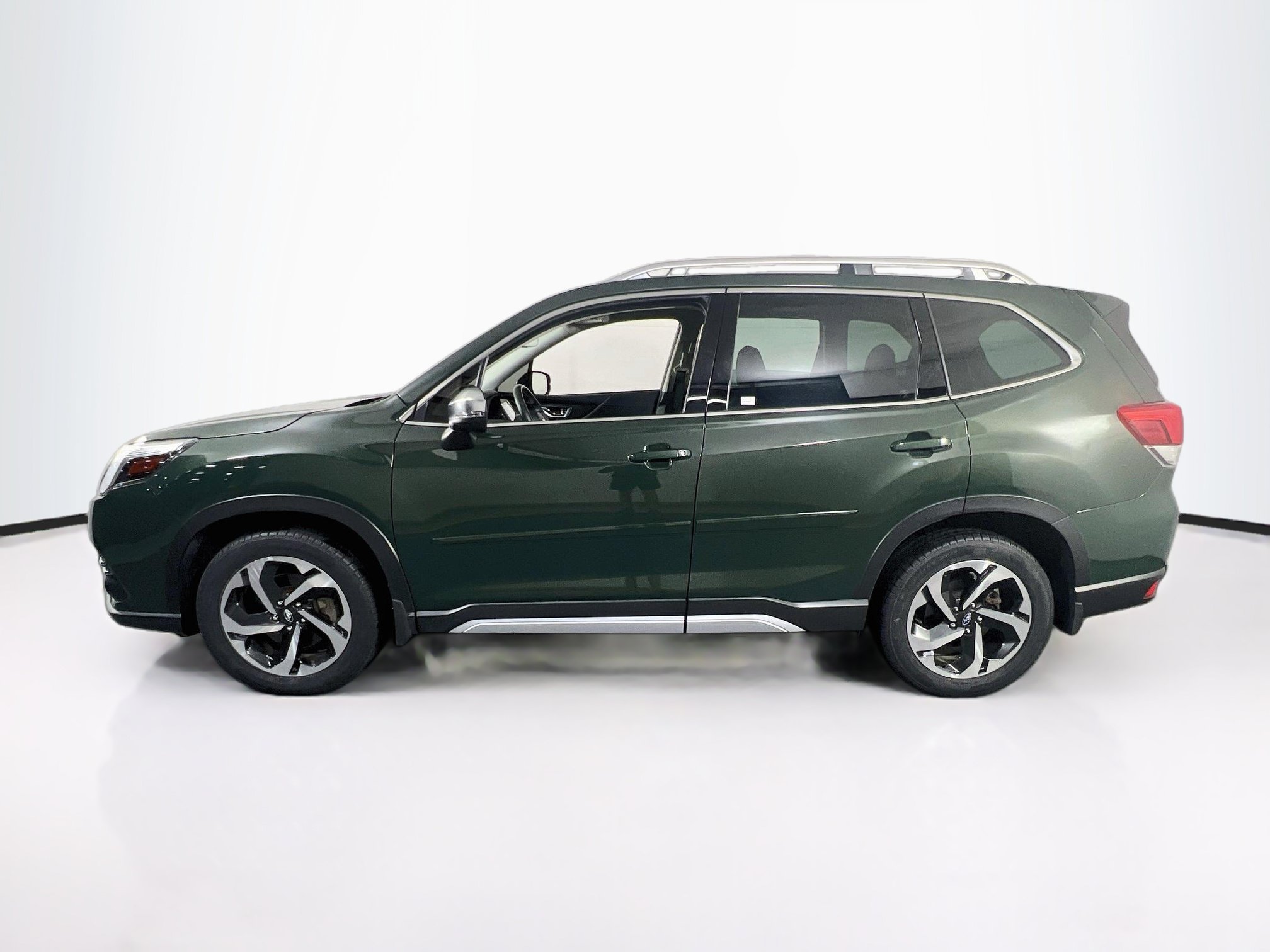 Used 2023 Subaru Forester Touring AWD/4WD image 8
