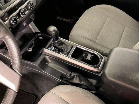 Used 2016 Toyota Tacoma SR5 w/ Towing Package RWD image 17