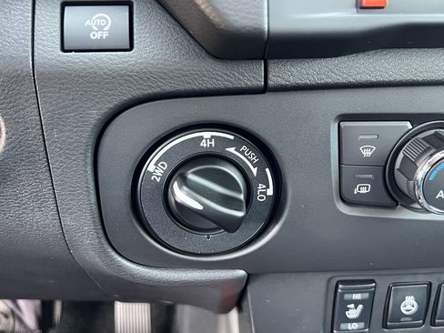 New 2026 Nissan Frontier PRO-4X w/ Pro-4x Convenience Package image 15