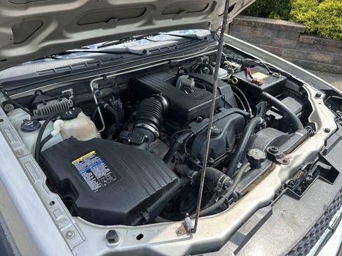 Used 2005 Chevrolet Colorado LS w/ Power Convenience Package AWD/4WD image 12
