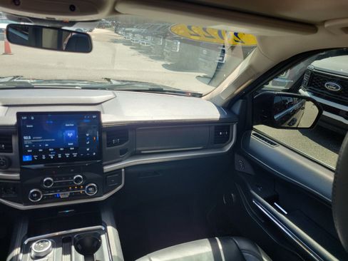 Used 2022 Ford Expedition Max XLT RWD image 9