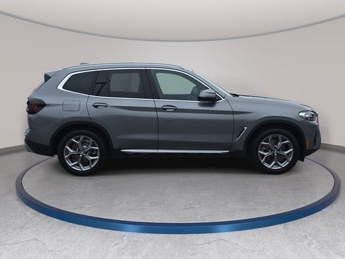 Used 2023 BMW X3 xDrive30i w/ Premium Package AWD/4WD image 4