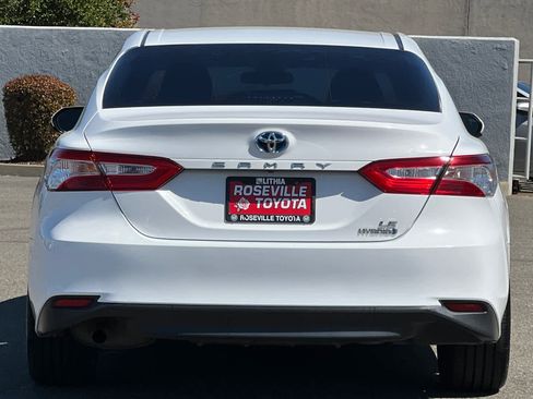 Used 2018 Toyota Camry LE FWD image 7
