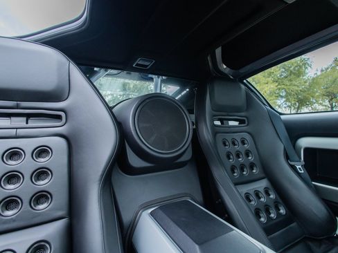 Used 2006 Ford GT RWD image 76