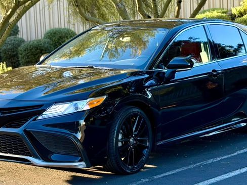 Used 2022 Toyota Camry XSE image 3