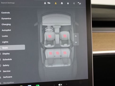 Used 2021 Tesla Model Y Long Range image 19