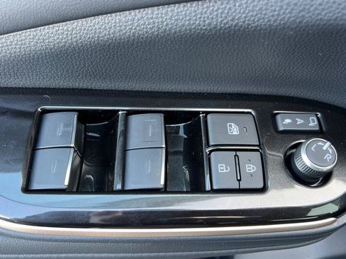 New 2026 Toyota Crown Signia Limited image 9