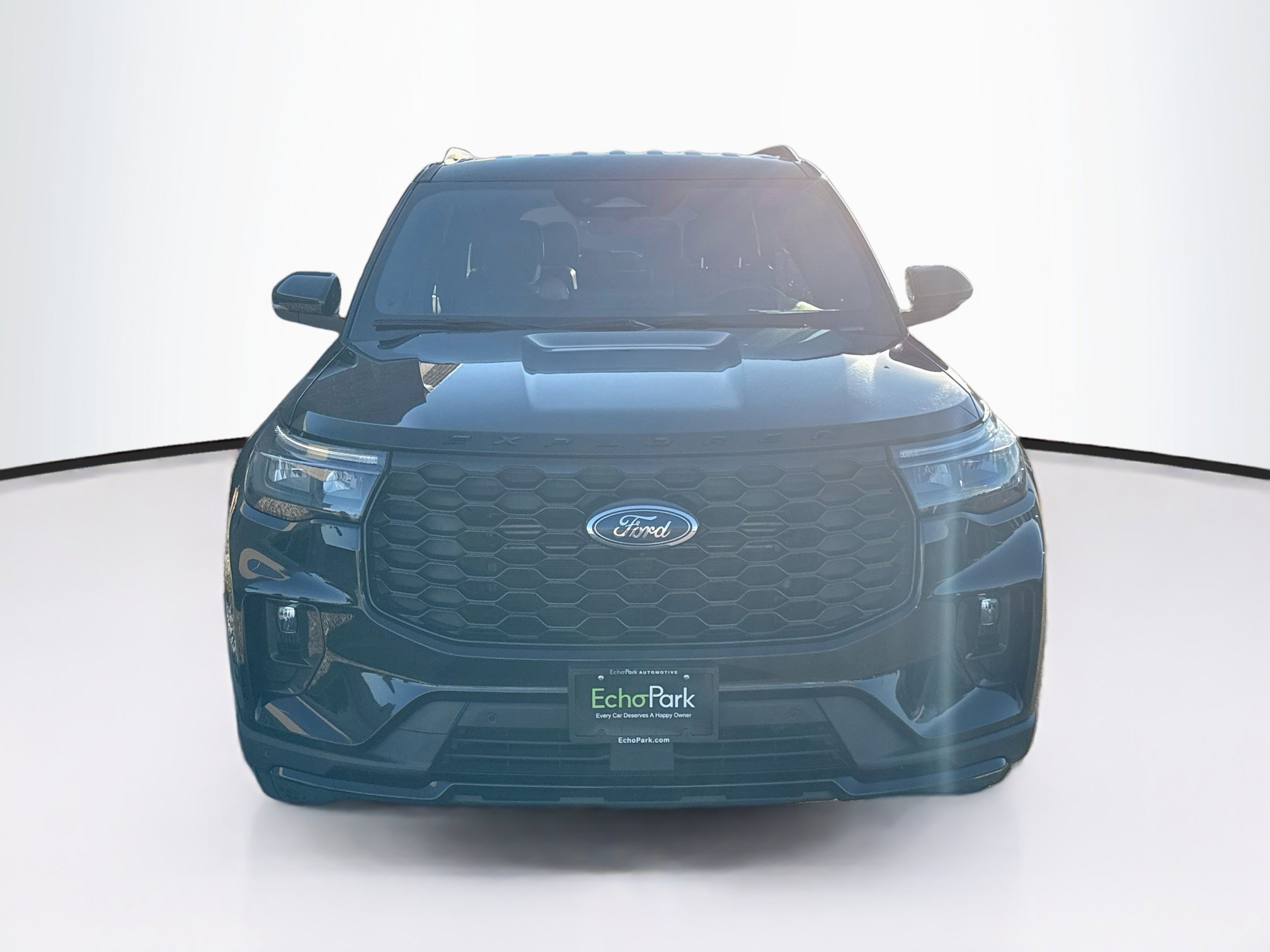 Used 2025 Ford Explorer ST-Line AWD/4WD image 2