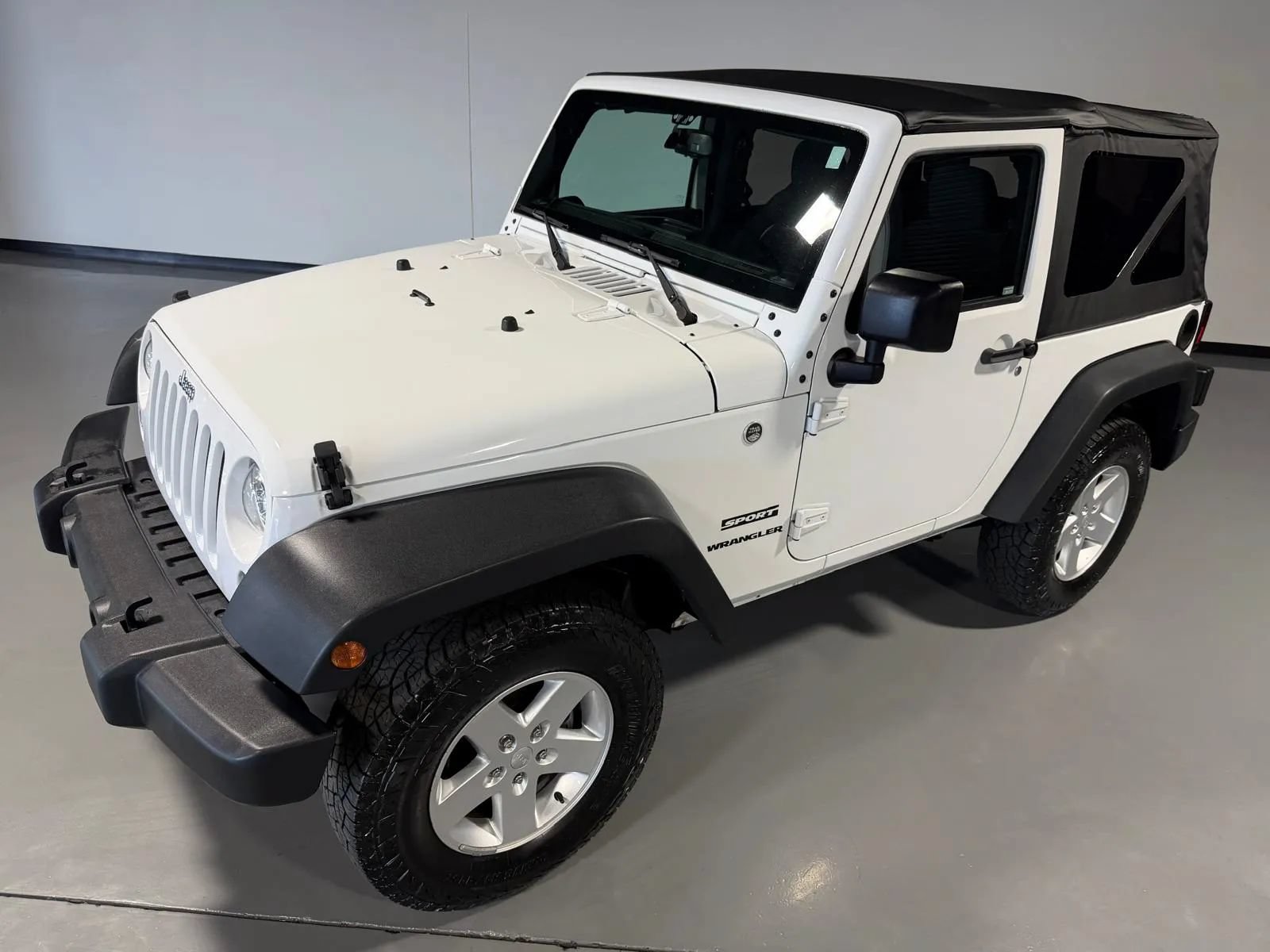 Used 2017 Jeep Wrangler Sport w/ Quick Order Package 24S AWD/4WD image 32