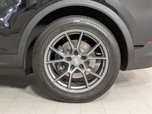 Certified 2024 Porsche Cayenne Coupe AWD/4WD image 29