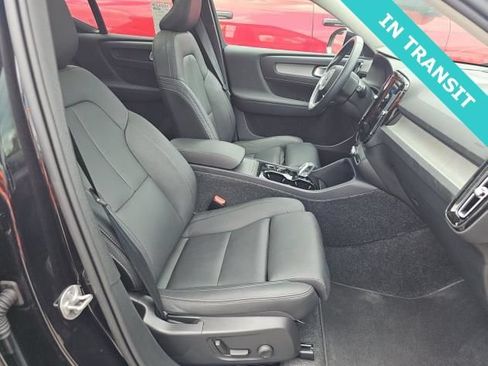 Used 2026 Volvo XC40 B5 Plus AWD/4WD image 3