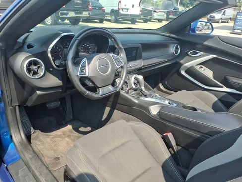 Used 2018 Chevrolet Camaro LT RWD image 10