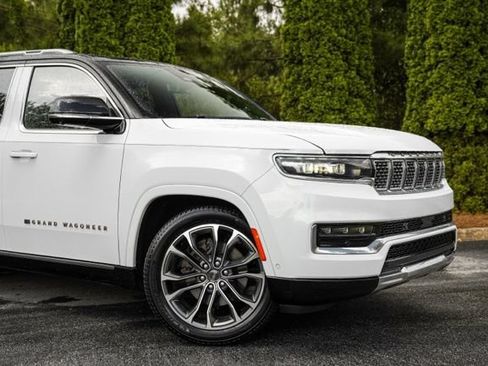 Used 2023 Jeep Grand Wagoneer Series III AWD/4WD image 7
