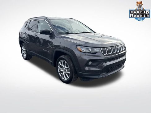 Certified 2022 Jeep Compass Latitude image 8
