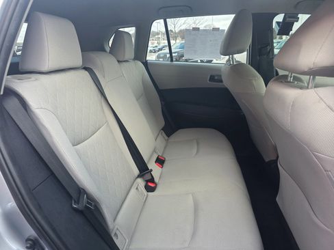 Used 2022 Toyota Corolla Cross LE image 9