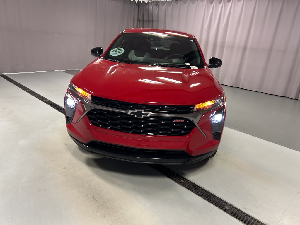 Used 2026 Chevrolet Trax RS w/ Driver Confidence Package FWD image 2