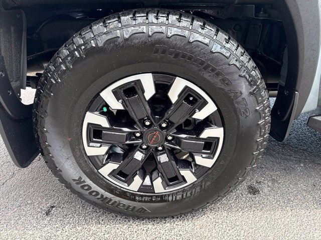 Used 2024 Nissan Frontier PRO-4X w/ Technology Package AWD/4WD image 11