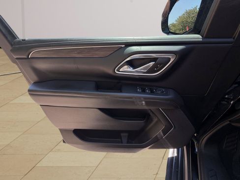 Used 2023 Chevrolet Suburban LS RWD image 19