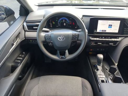 Used 2025 Toyota Camry LE FWD image 16