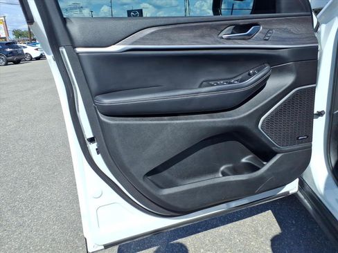 Used 2022 Jeep Grand Cherokee Limited 4xe w/ Luxury Tech Group II image 20