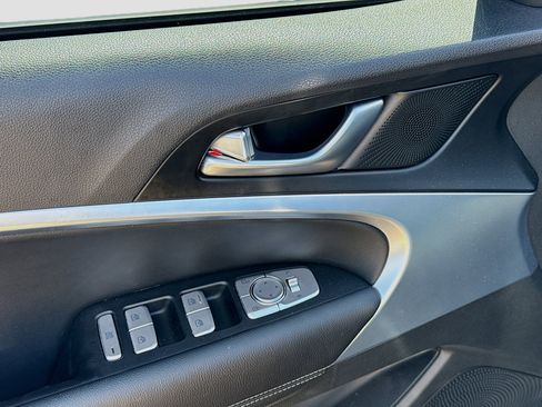 Used 2023 Genesis G70 2.0T RWD image 22