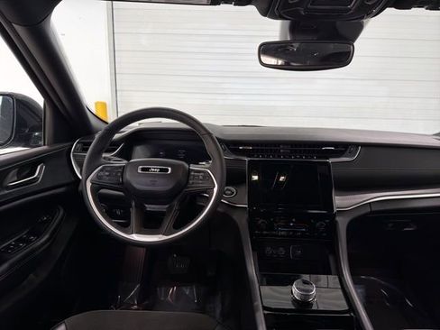 Used 2023 Jeep Grand Cherokee L Altitude image 31