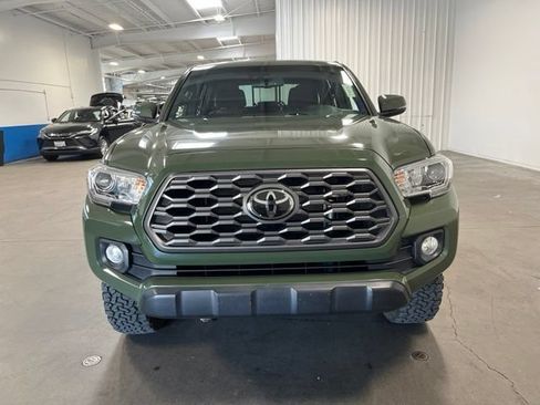 Used 2021 Toyota Tacoma TRD Off-Road w/ Technology Package AWD/4WD image 8