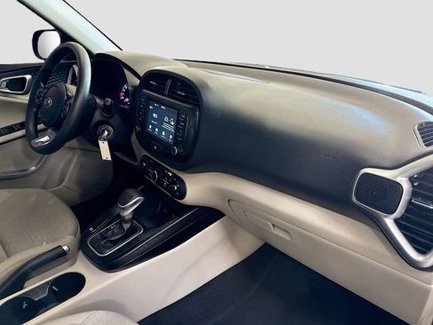 Used 2020 Kia Soul S FWD image 27