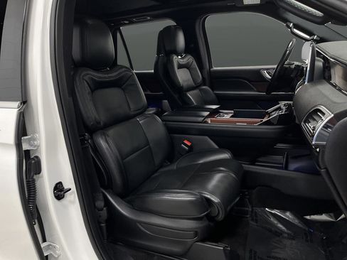 Used 2020 Lincoln Navigator L Reserve w/ Luxury Package image 33